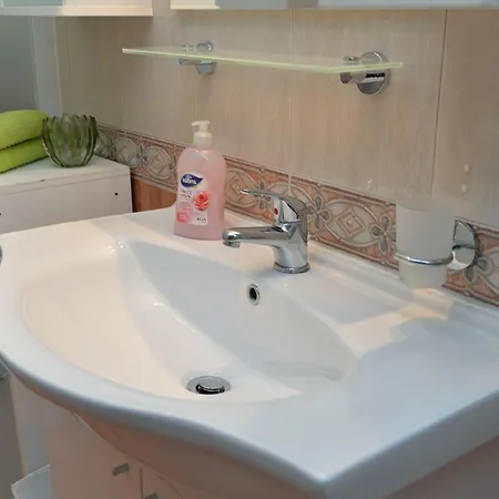 Fuer 5 Personen Ca 90 Qm In Rovinj, Istrien Istrische Riviera Apartment *